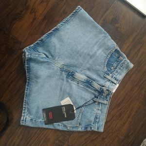 Levi's High Loose Shorts